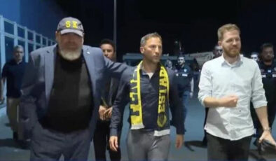 Fenerbahçe’nin anlaşmaya vardığı Domenico Tedesco, İstanbul’a geldi