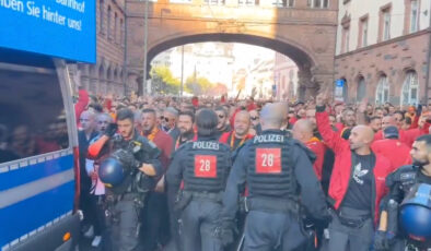 Galatasaray taraftarları Almanya sokaklarını inletti: Kahrolsun İsrail, Filistin’e özgürlük