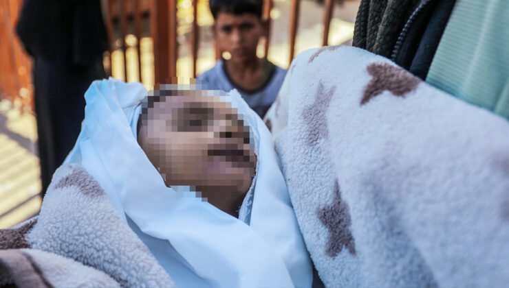 Gazze’de 7 aylık bebek anne kucağında İsrail kurşunuyla can verdi