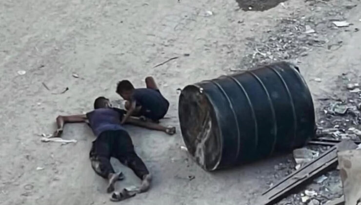 Gazze’de babalar, çocuklarının gözü önünde öldürülüyor