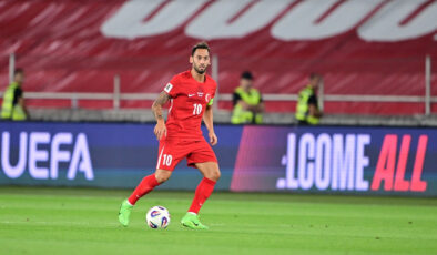 Hakan Çalhanoğlu: Camiadan ziyade önce bayrağı düşünmek lazım