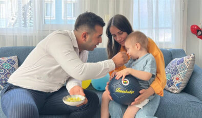 Hatay’da 3 buçuk yaşındaki Tamer, anne ve babasının desteğiyle kanseri yendi