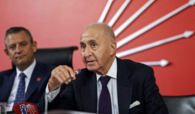 Hikmet Çetin: Kılıçdaroğlu partinin başına geçmek istiyor