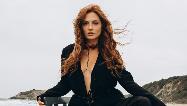 İlk kez anne olacak! Oyuncu Başak Gümülcinelioğlu’ndan karnı burnunda yeni pozlar geldi