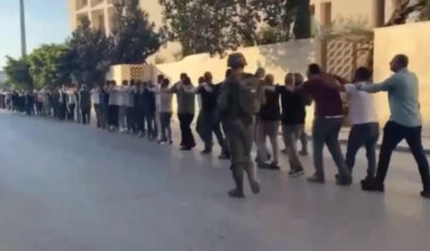 İsrail, Batı Şeria’da yüzlerce Filistinliyi alıkoydu