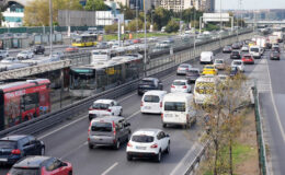 İstanbul’da sabah saatlerinde trafik yoğunluğu yaşanıyor