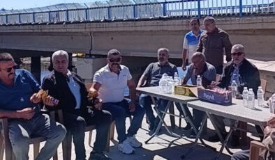 Konya’da Beyşehir Gölü kurudu: Balıkçılar kurban kesip, dua etti