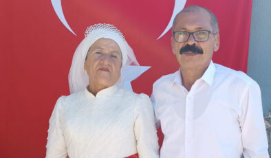 Mersin’de 4 çocuk 9 torun sahibi çift, düğünlerini 40 yıl sonra yaptı