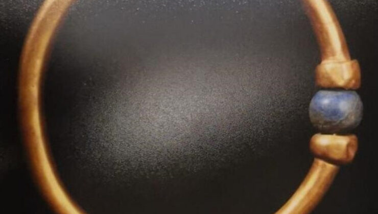 Mısır’da 3 bin yıllık altın bilezik kayboldu