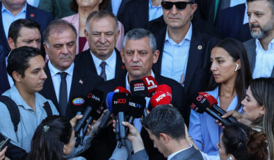 Özgür Özel: Özgür Çelik’in yanındayız, kendisi üç ayrı davada davalıktır