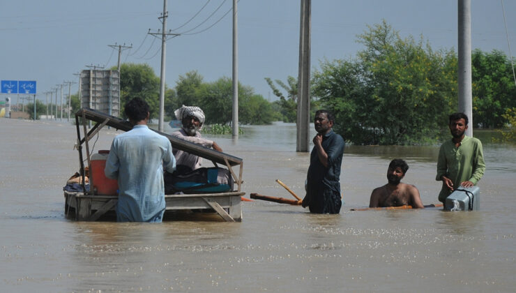 Pakistan’da şiddetli yağışlar sellere yol açtı: Tahliye çalışmaları sürüyor