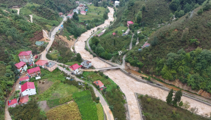 Rize ve Artvin’de selin izleri siliniyor