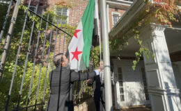 Suriye bayrağı, Washington’da göndere çekildi
