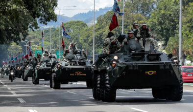 Venezuela’da seferberlik başladı: Sivillere askeri eğitim verilecek