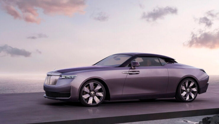 Yalnızca 4 tane üretildi! Dünyanın en pahalı arabası görenleri büyülüyor