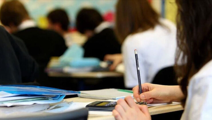 Yarın (8 Eylül Pazartesi) okullar saat kaçta? İstanbul, Ankara, İzmir! O saatte başlayacak..