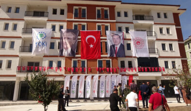 Yozgat’ta yapımı tamamlanan 184 konut ve 9 iş yeri hak sahiplerine teslim edildi