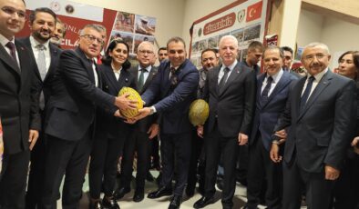 Akıncılar Standına Üst Düzey Ziyaretçi İlgisi: Siyasetin Kalbi İstanbul’da Buluştu