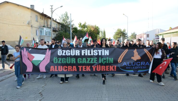 Alucra’da Filistin’e Destek Yürüyüşü: Başkan Demirağ ve İlçe Protokolü Tek Ses Oldu