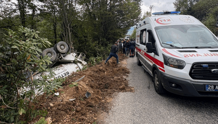 Bulancak’ta Trafik Kazası: Ağır Vasıta Yol Kenarına Devrildi
