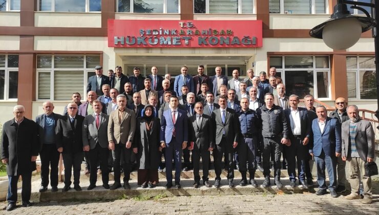 Kaymakam Ardıç ve Başkan Vekili Portakal Muhtarlar Günü’nü Kutladı