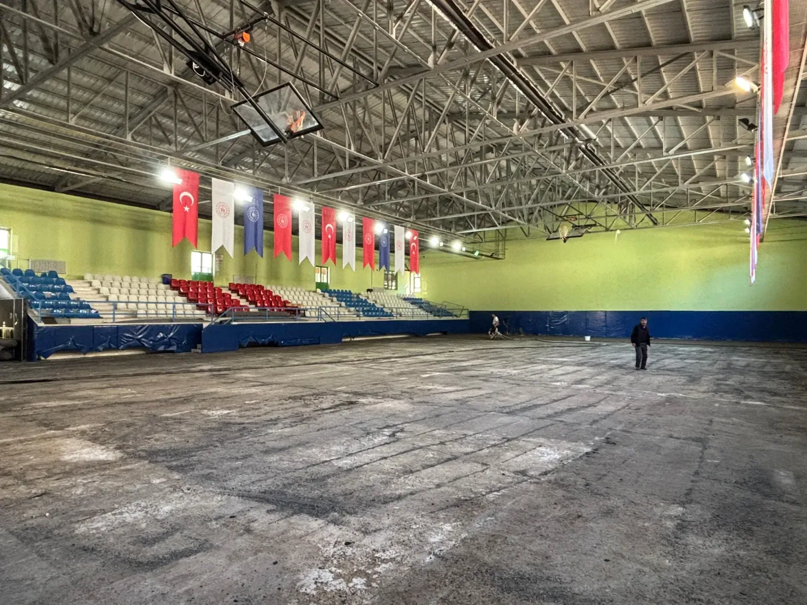 Şebinkarahisar Spor Salonu