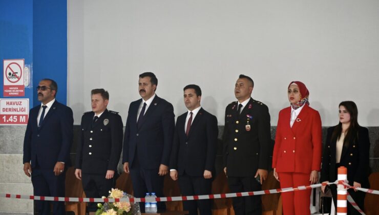 Suşehri’nde Cumhuriyet Coşkusu Genç Yüzücülerle Taçlandı!