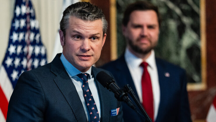 ABD Savunma Bakanı Hegseth’in uçağının İngiltere’ye acil iniş yaptığı bildirildi