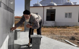 Aksaraylı Ahmet Dede, bırakacağı mirası satarak cami yaptırdı