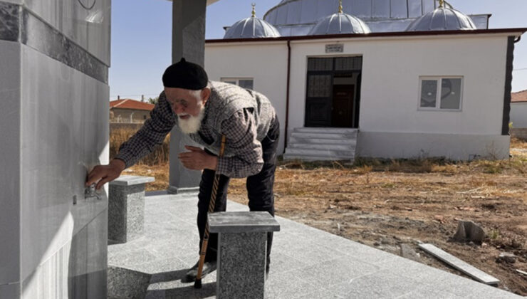 Aksaraylı Ahmet Dede, bırakacağı mirası satarak cami yaptırdı