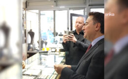 Ali Babacan gittiği kuyumcuda altın hesabı yaptı