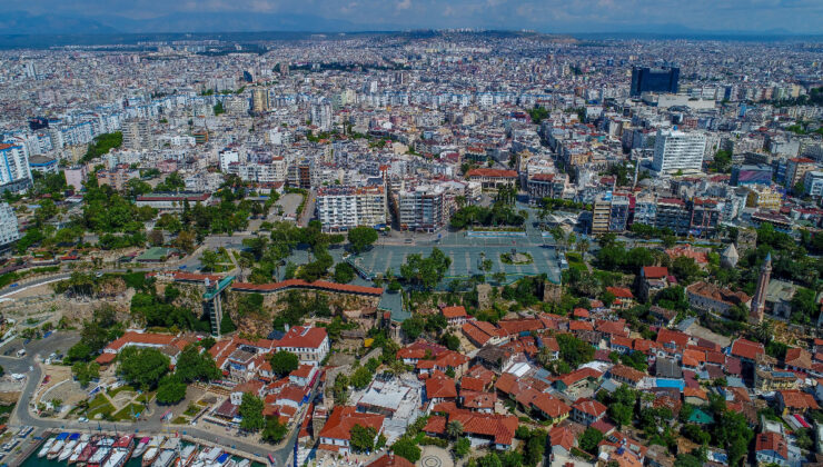 Antalya’da 5 yılda satılan her 6 konuttan birini yabancı aldı