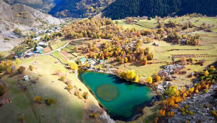 Artvin’de seyrine doyum olmayan sonbahar güzelliği