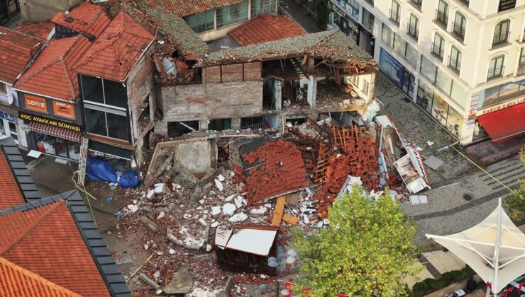 Balıkesir’de deprem fırtınası: Sabaha kadar onlarca artçı sarsıntı yaşandı