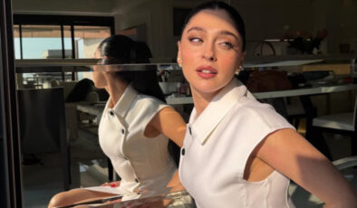 Cemre Baysel’in mini şortlu kombini! Sosyal medyada gündem oldu