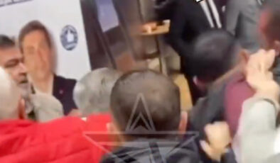 CHP Kocaeli İl Kongresi’nde gerginlik: Görüntü almak isteyen gazeteciye saldırdılar