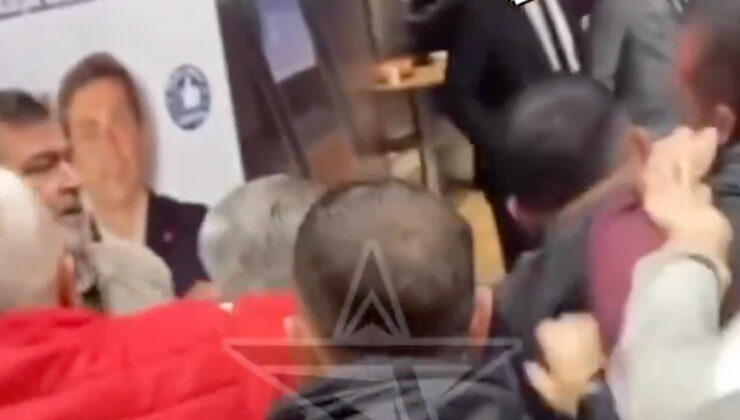 CHP Kocaeli İl Kongresi’nde gerginlik: Görüntü almak isteyen gazeteciye saldırdılar