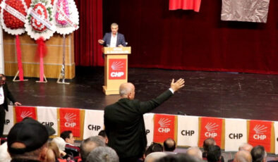 CHP Sivas İl Kongresi’nde ‘etek’ krizi: Yapay zekayla etek giydirildi