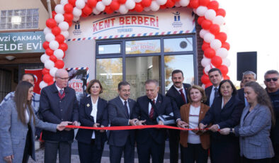 CHP’li Tepebaşı Belediyesi, Türkiye’nin ilk ‘Kent Berberi’ni açtı