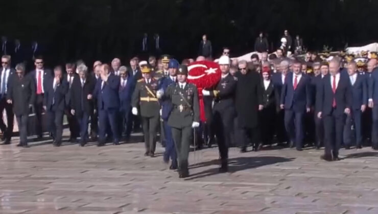 Cumhurbaşkanı Erdoğan Anıtkabir’de