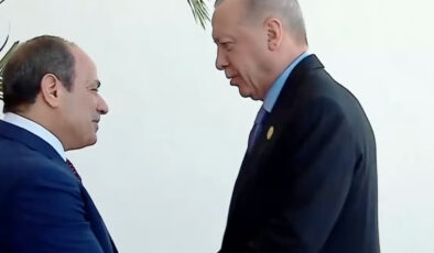 Cumhurbaşkanı Erdoğan Mısır’da: Sisi ile bir araya geldi
