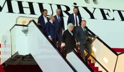 Cumhurbaşkanı Erdoğan, resmi temaslarda bulunmak üzere Katar’a geldi