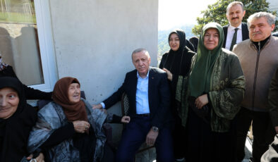 Cumhurbaşkanı Erdoğan, Rize’de komşularıyla buluştu