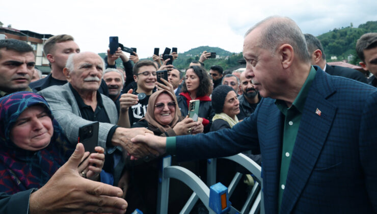 Cumhurbaşkanı Erdoğan, Rize’de vatandaşlarla buluştu