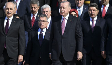 Cumhurbaşkanı Erdoğan’a Anıtkabir’de yoğun sevgi gösterisi