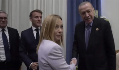 Cumhurbaşkanı Erdoğan’ın İtalya Başbakanı Meloni’ye sigara uyarısı gündem oldu