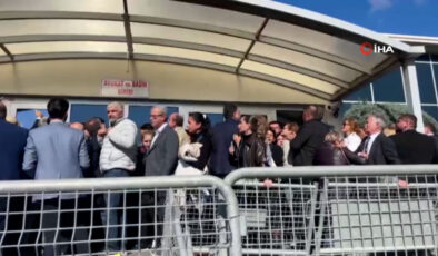 Ekrem İmamoğlu’nun davası öncesi arbede