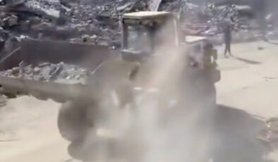 Gazze’de ateşkes sonrası ana caddelerdeki enkazlar temizlenmeye başlandı