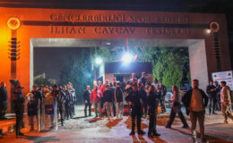 Gençlerbirliği taraftarı, genel kurul talebiyle toplandı
