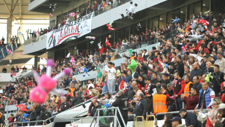 Gençlerbirliği taraftarları Gazzeli çocukları unutmadı